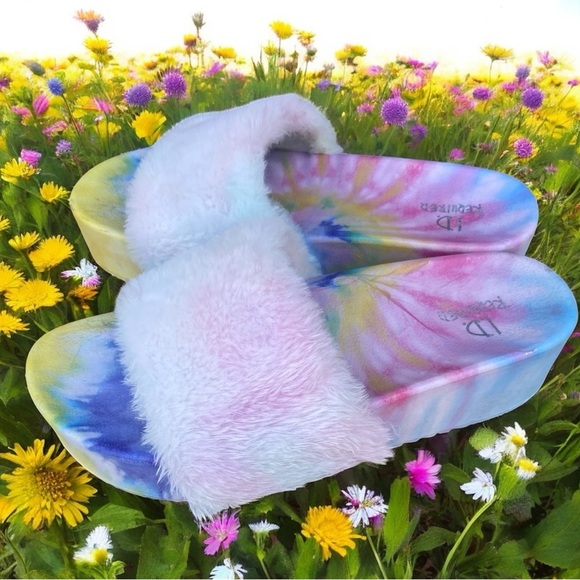 ID REQUIRED Women's Multicolor Fur Slippers - Picture 3 of 5